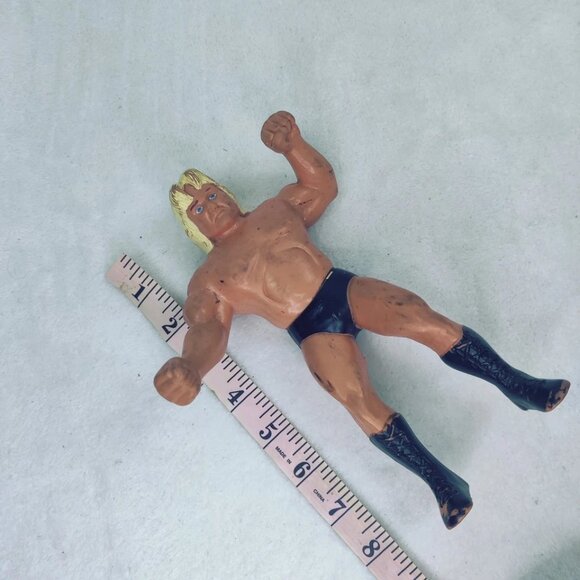 Vintage 1985 Titan LJN WWF Greg The Hammer Valentine Rubber Figure Wrestler - Picture 3 of 3